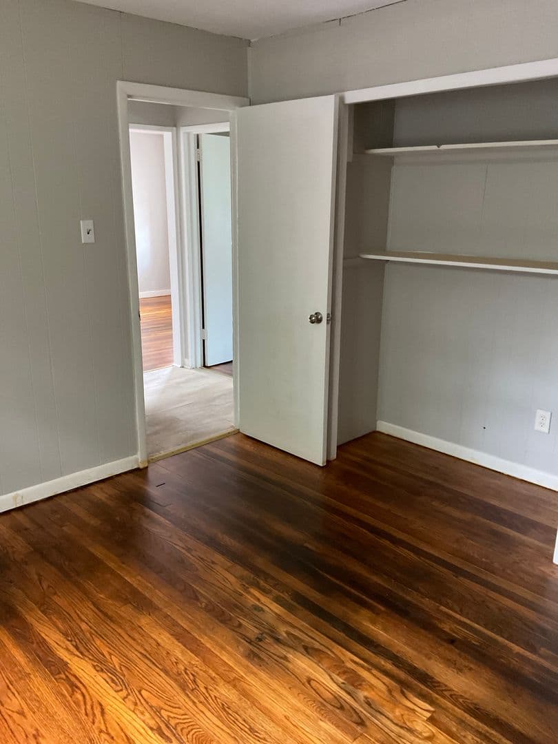 Augusta Apartment: 2547 & 2545 Dover Street