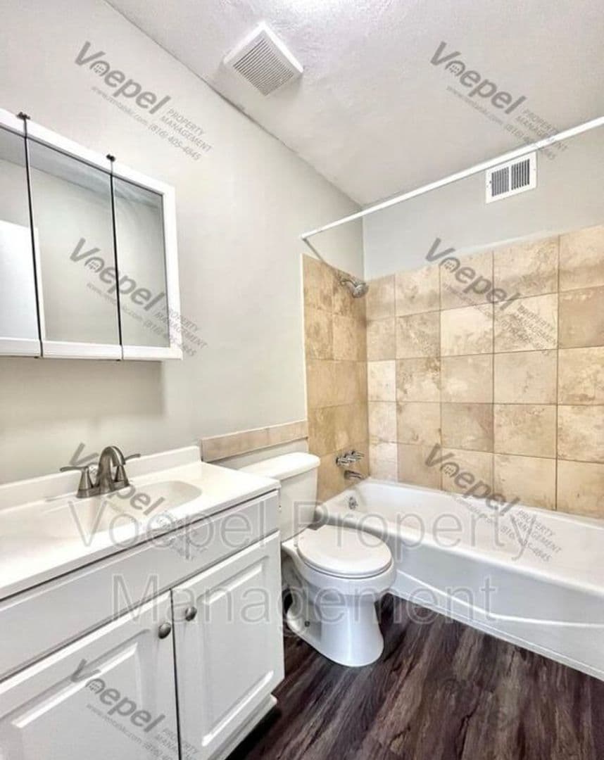 Raytown Apartment: 10109 - 10115 E. 67th Street