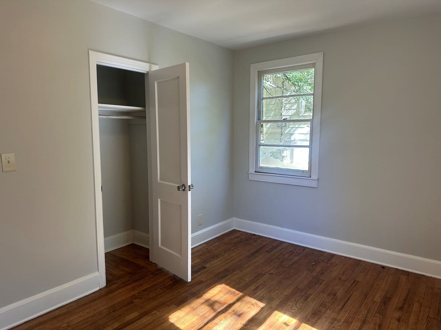 Columbia House: 525 Johnson Avenue