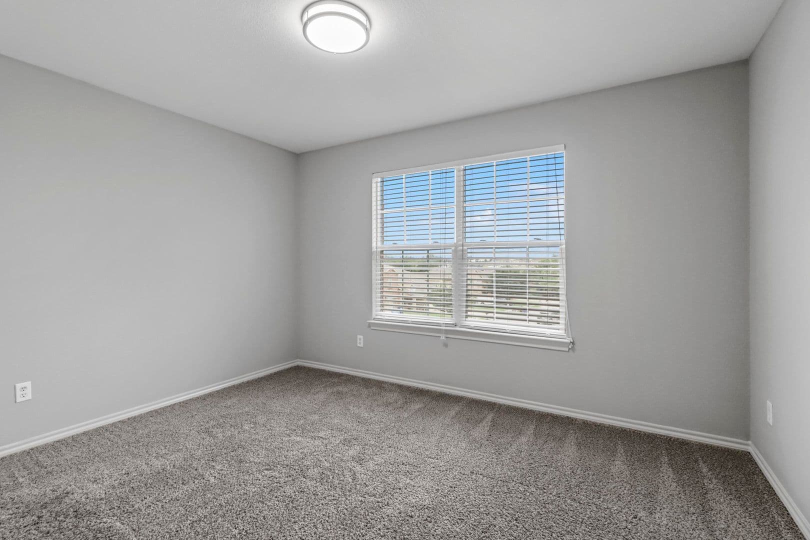 Princeton Apartment: 929-931 Parkplace Ridge