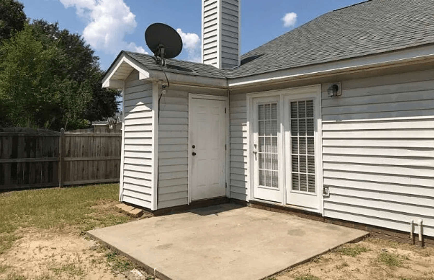 Columbia House: 515 Providence Crossing Dr