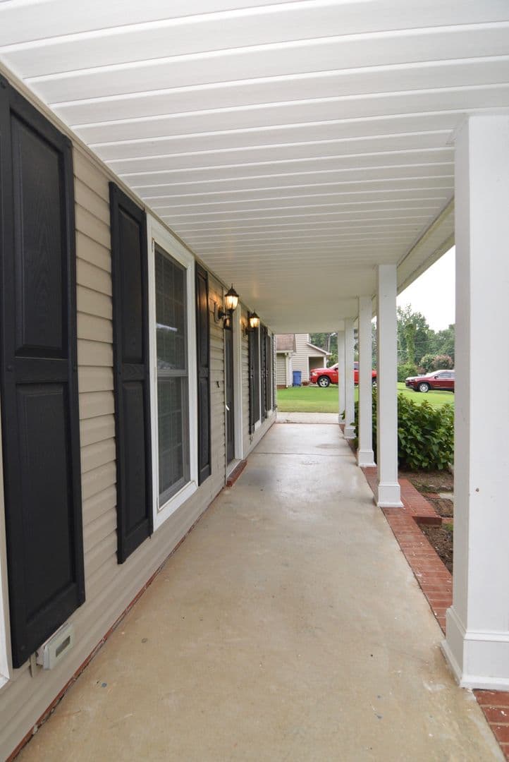Evans House: 490 Pheasant Run Drive