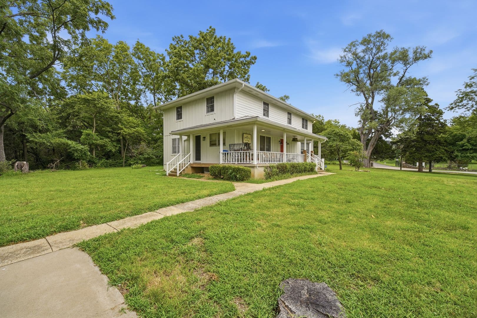 Kansas City House: 10200 Grandview Rd