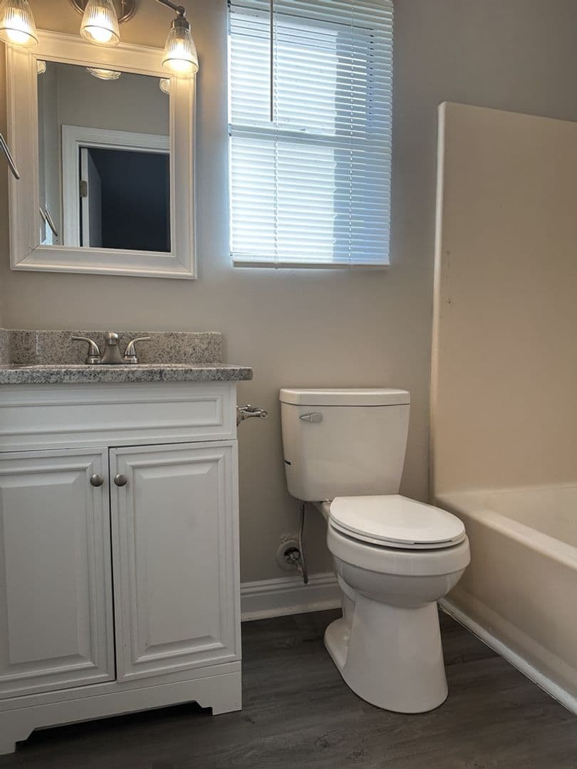 Augusta House: 3202 Gerald Dr E