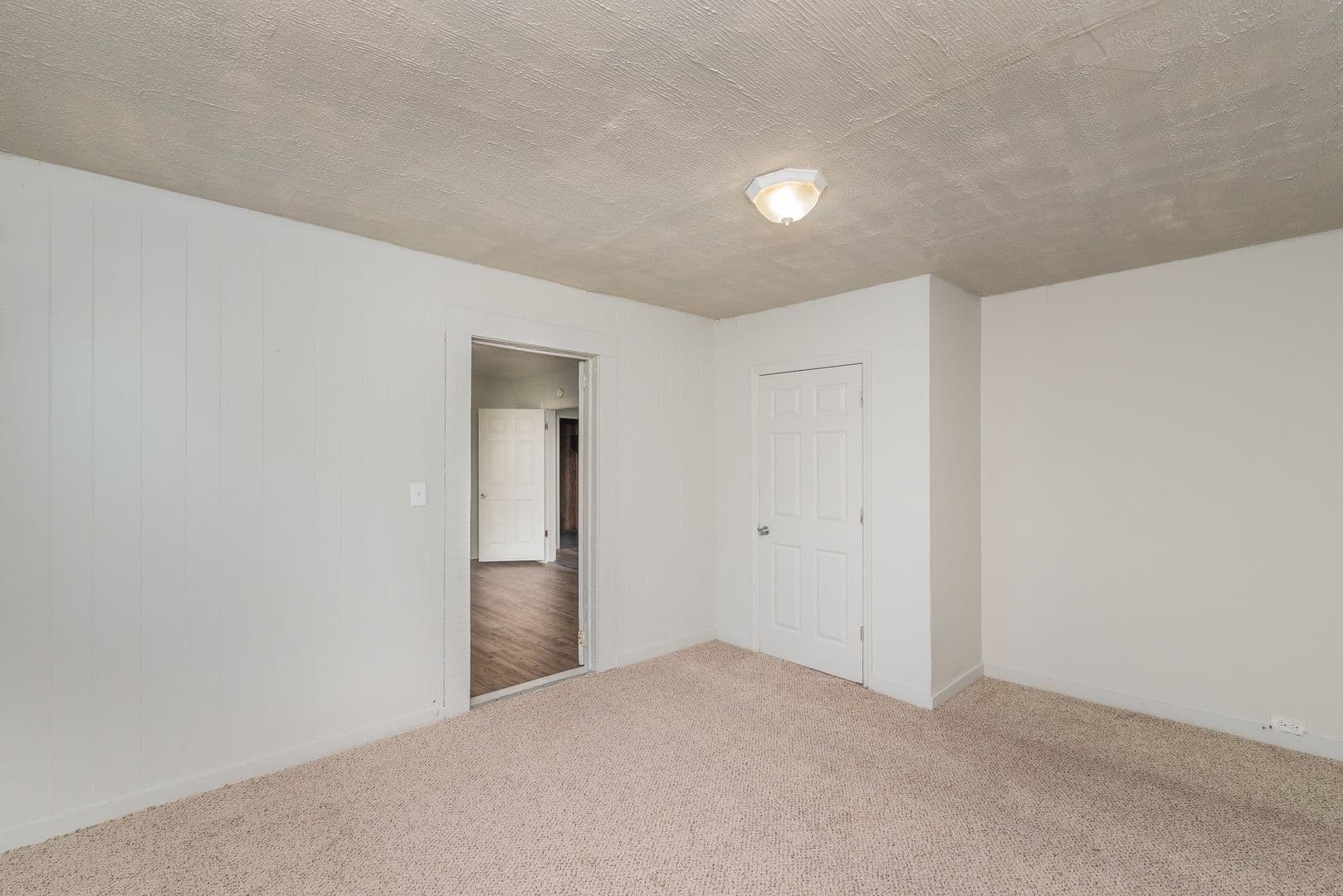 Augusta House: 2024 Clark St