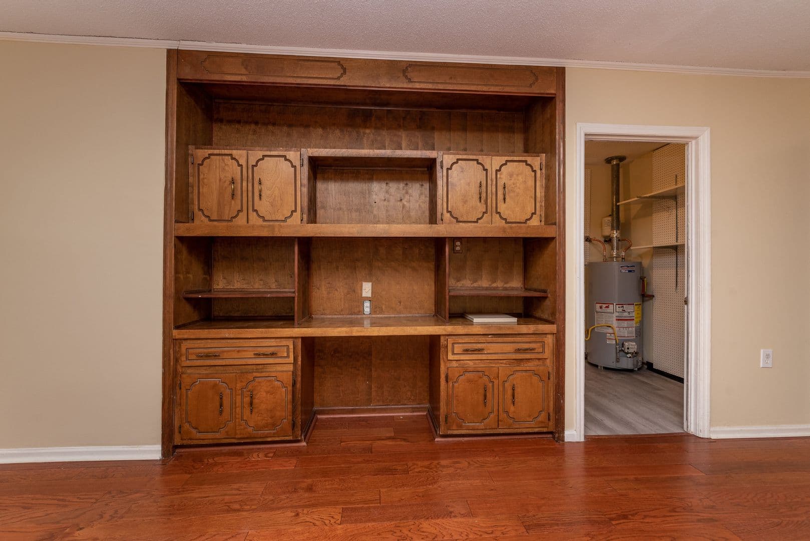 Augusta House: 1140 Brookwood Drive
