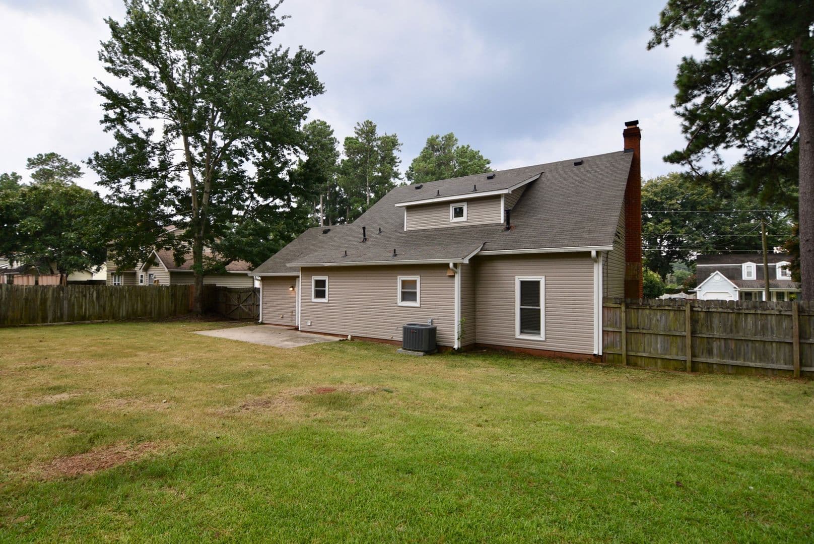 Evans House: 490 Pheasant Run Drive