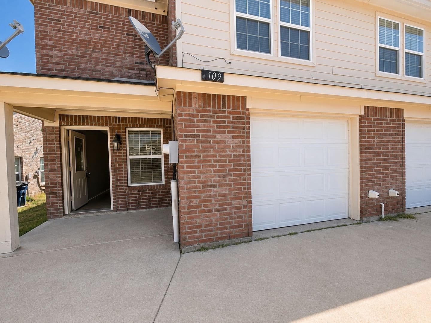 Princeton Apartment: 1109-1111 Parkway Trail