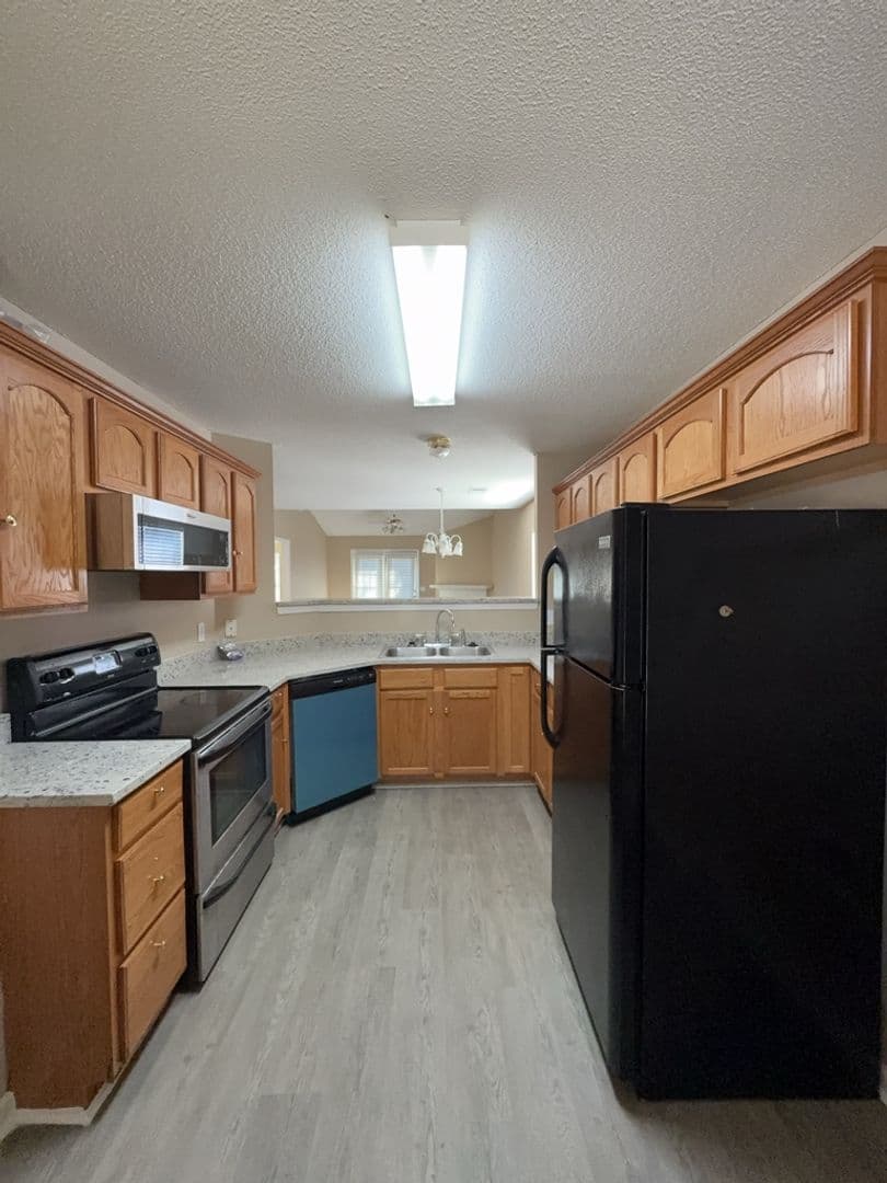 Columbia House: 515 Providence Crossing Dr