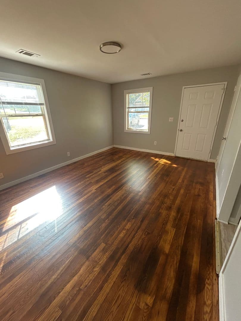 Augusta Apartment: 2547 & 2545 Dover Street