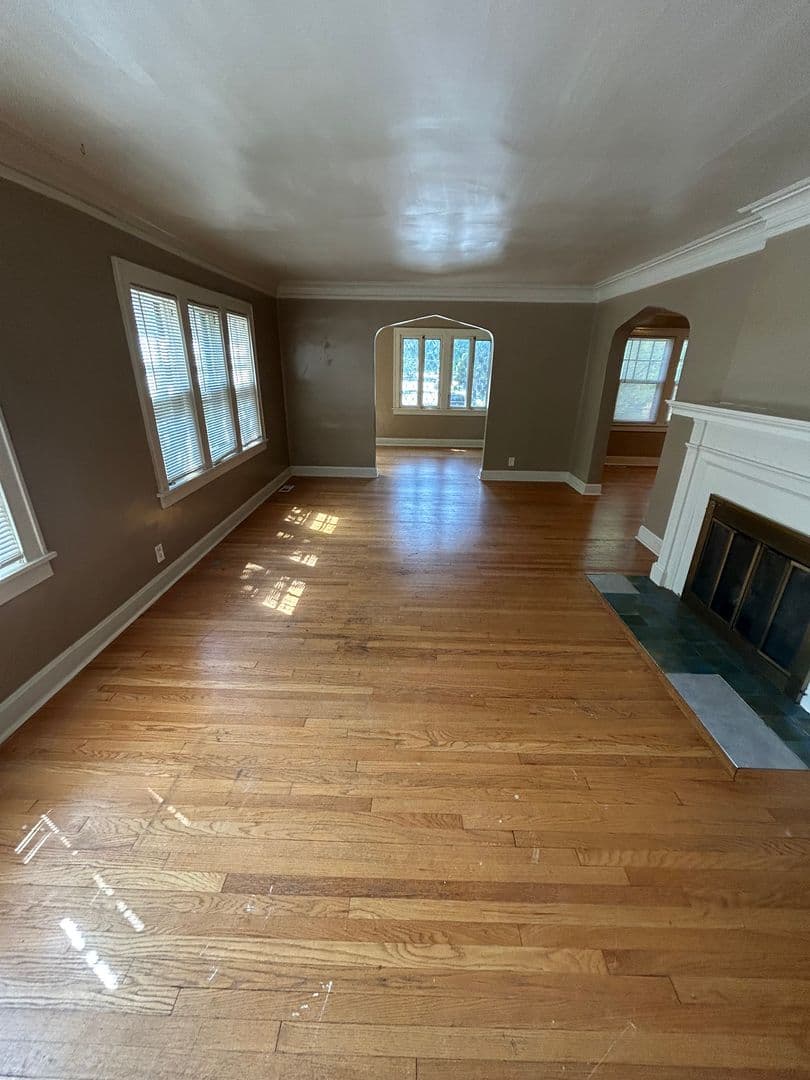 Kansas City Apartment: 5446 Charlotte St.