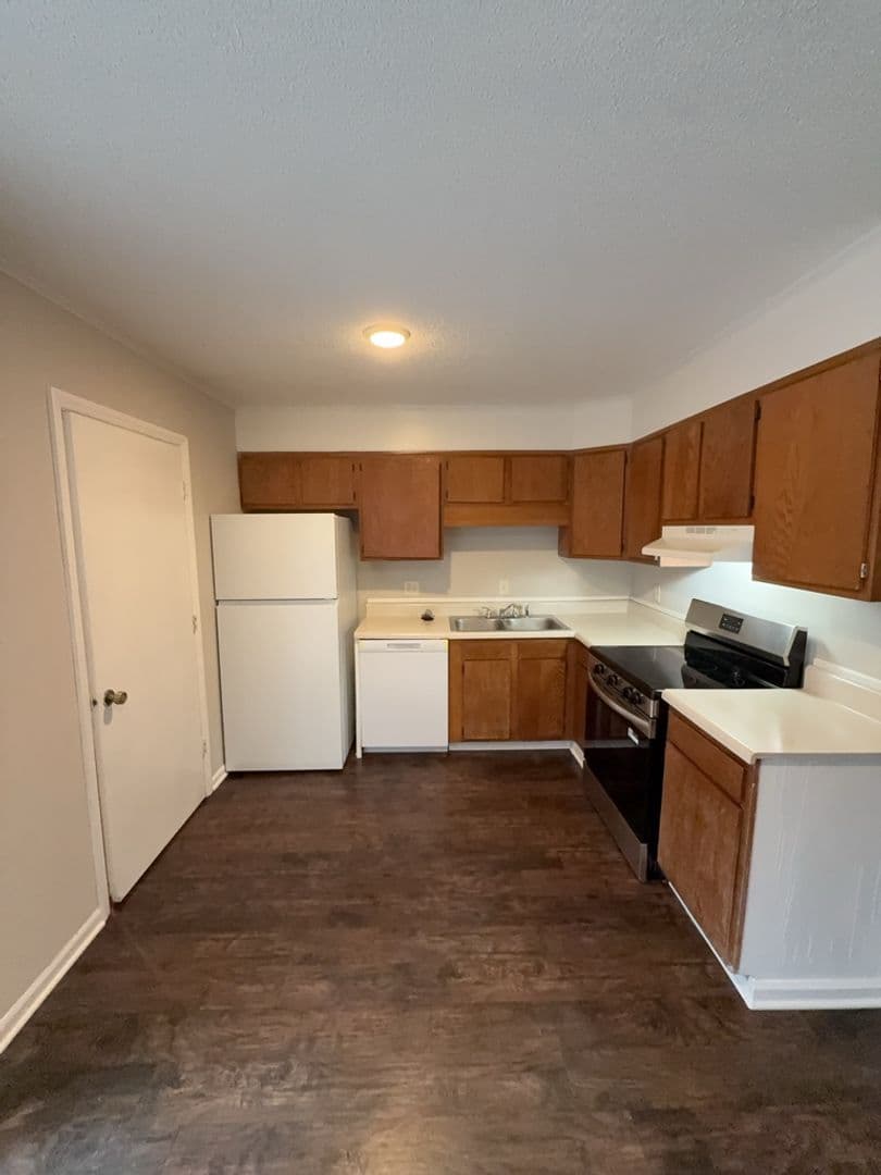 Cayce Townhome: Londonderry Sq
