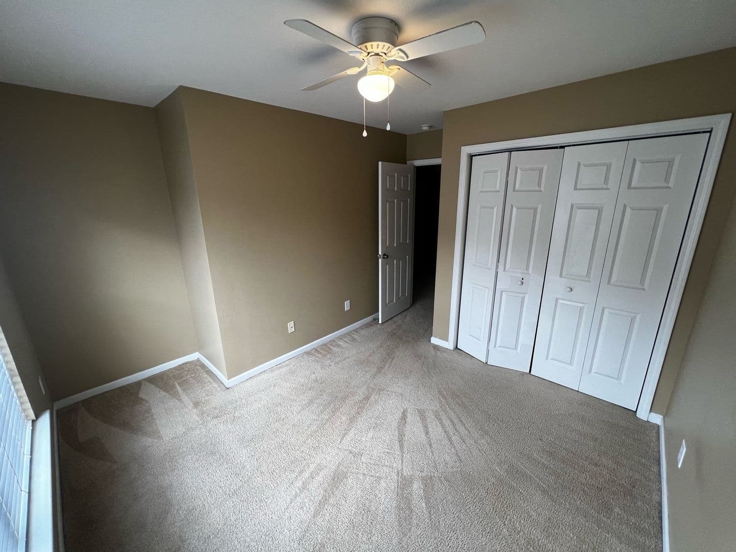 Summerville Townhome: 226 S Lamplighter Ln