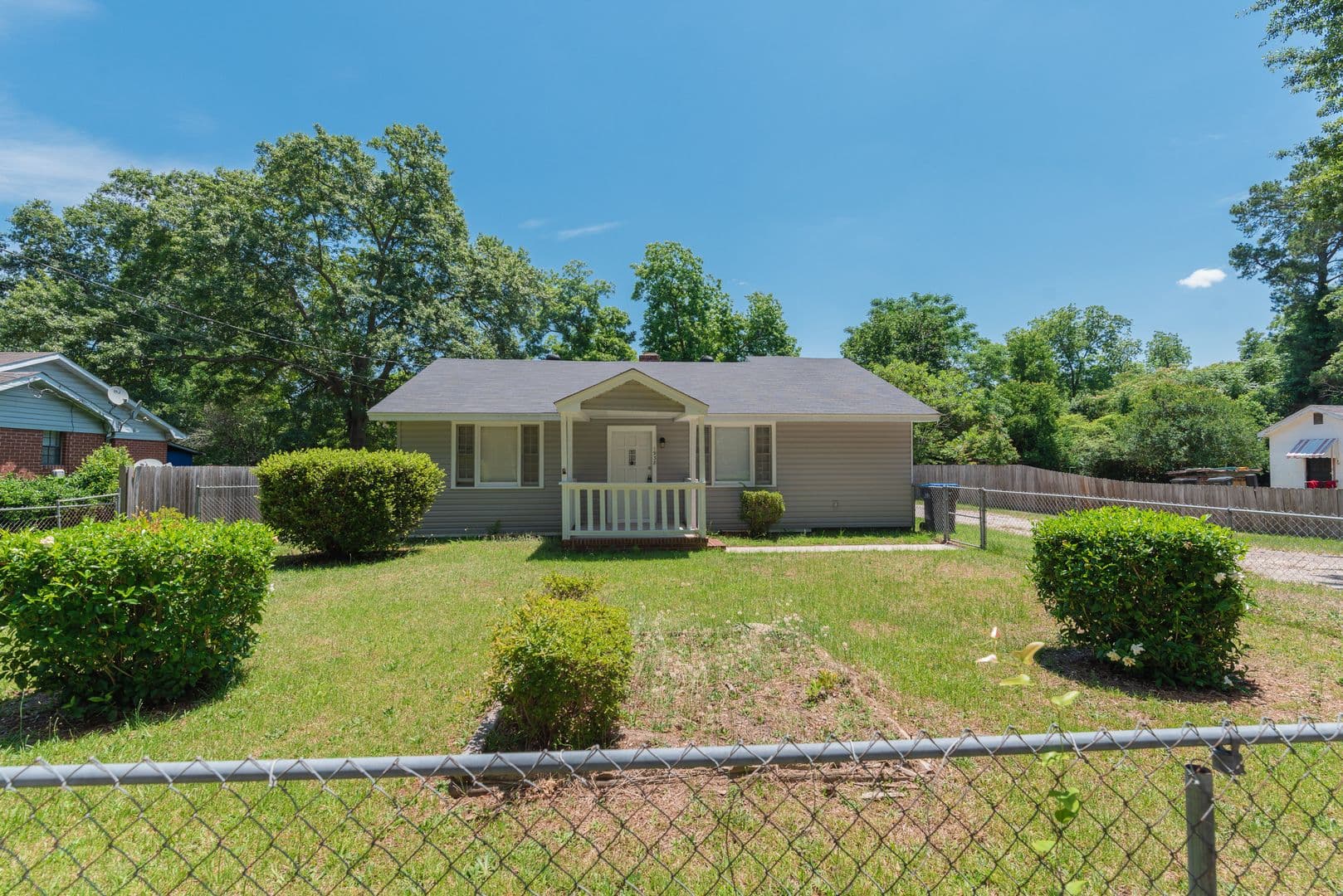 Augusta House: 1938 George Road