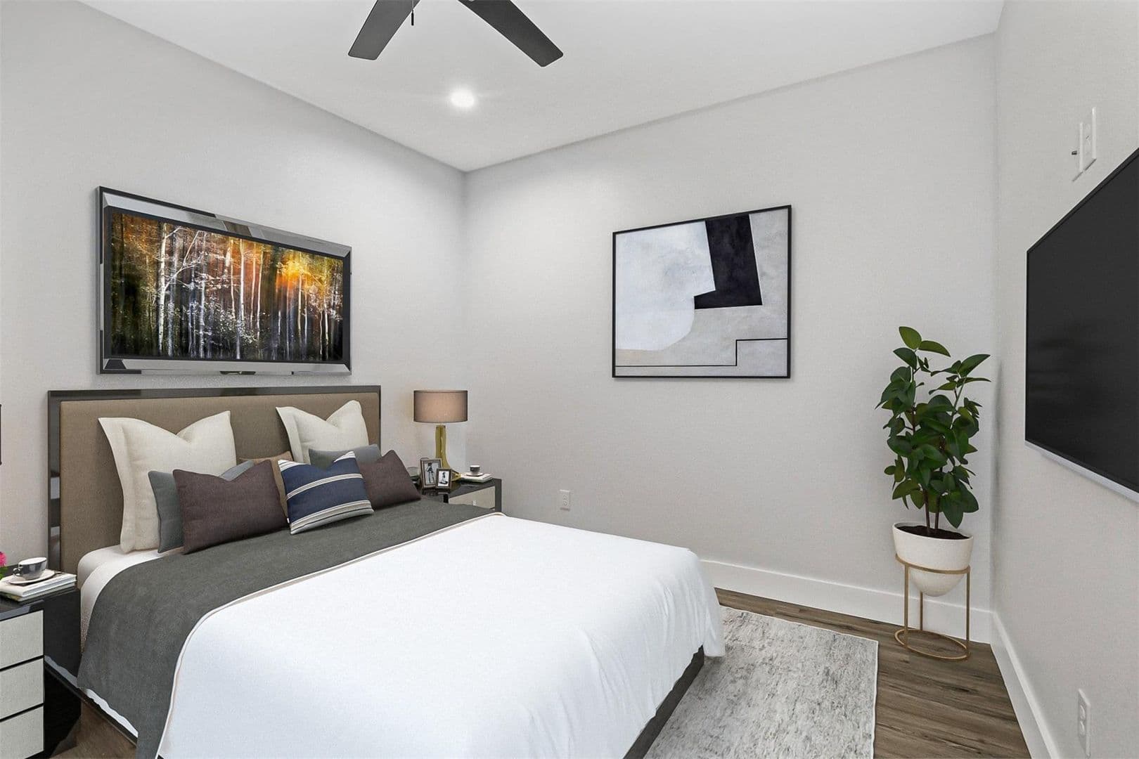 Denison House: 516 E Heron Street
