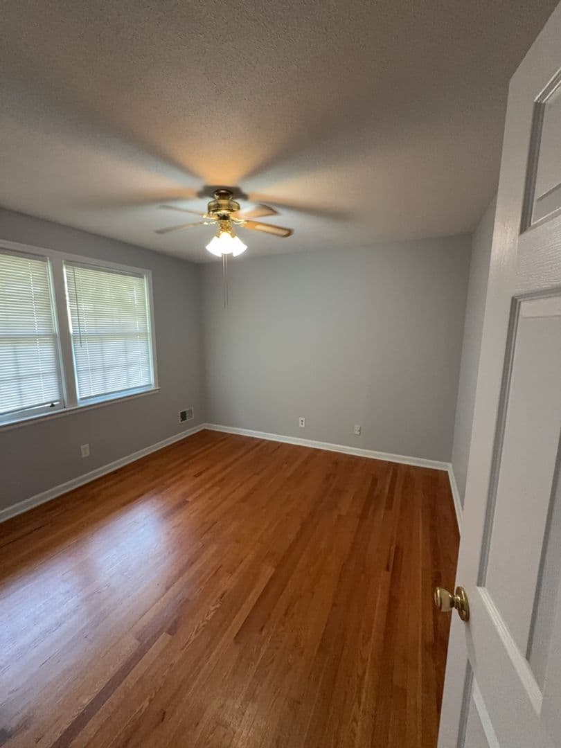 Columbia House: 1032 Lancaster St