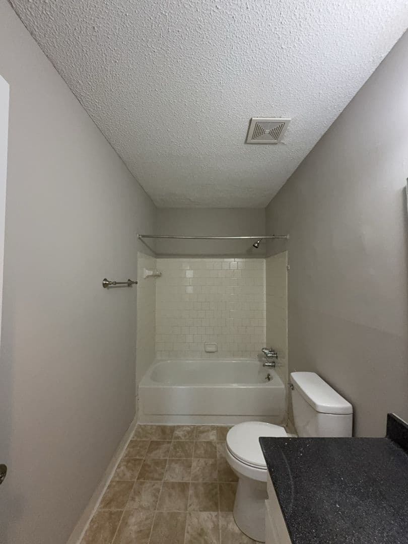 Cayce Townhome: Londonderry Sq