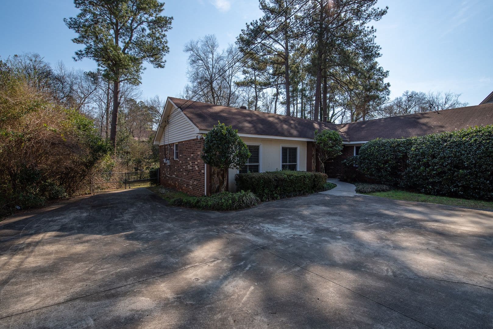 Augusta House: 1140 Brookwood Drive
