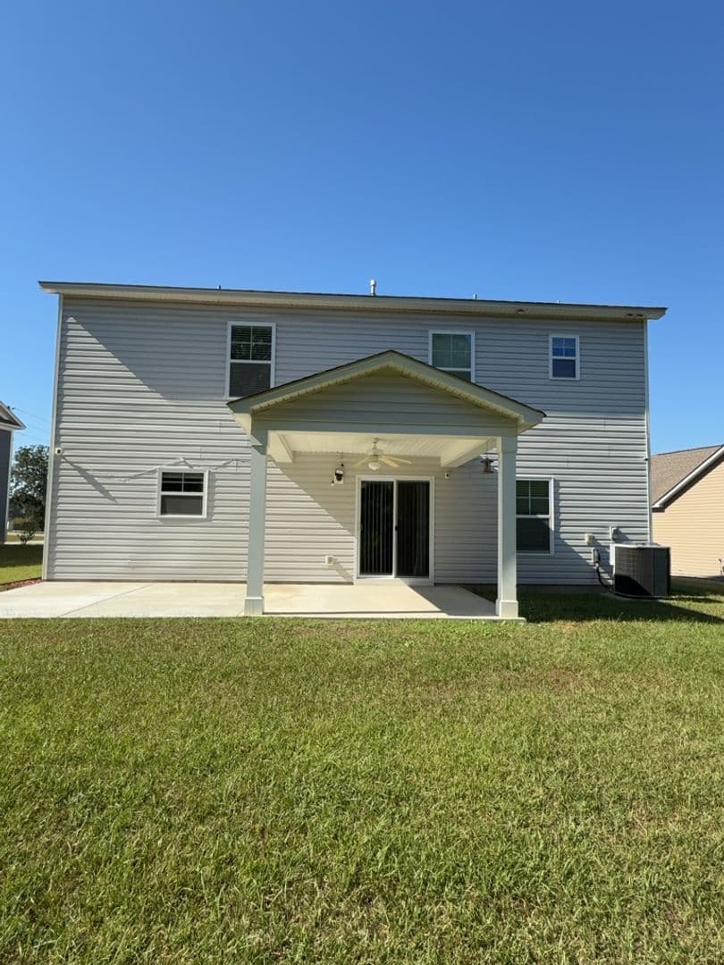 Elgin House: 6 Brazilian Dr