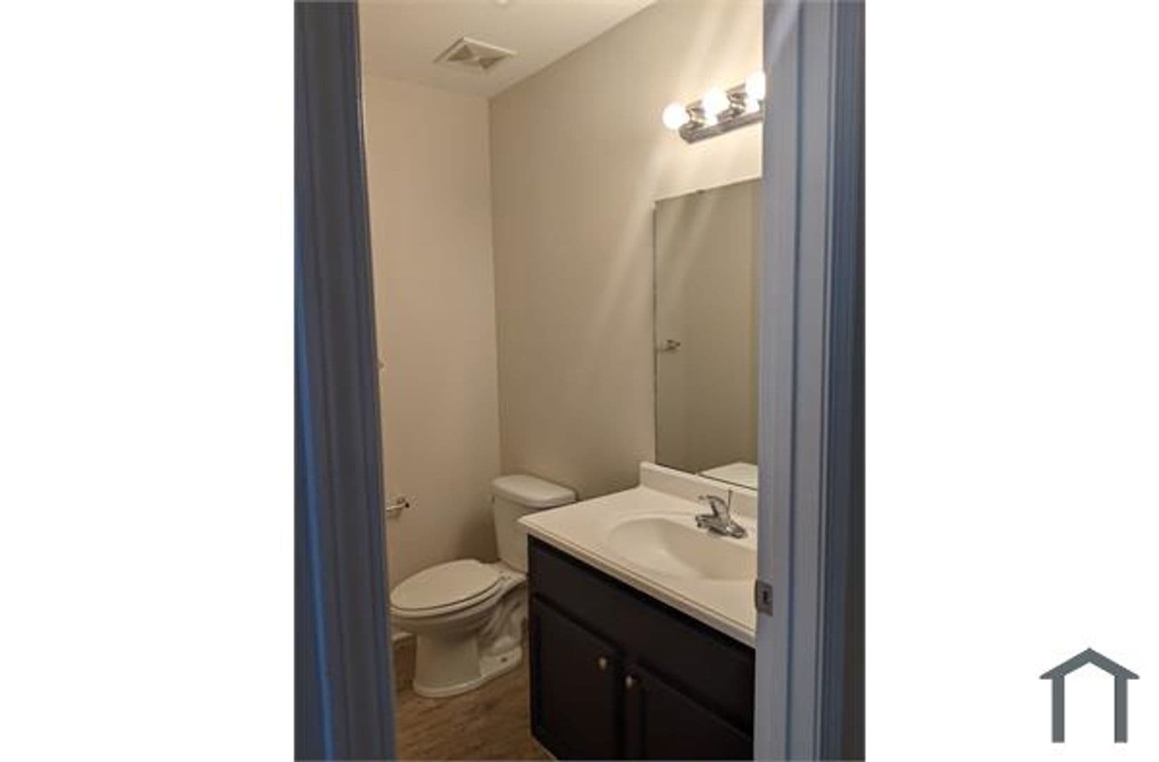 Columbia Apartment: 5229 Woodbrier Street