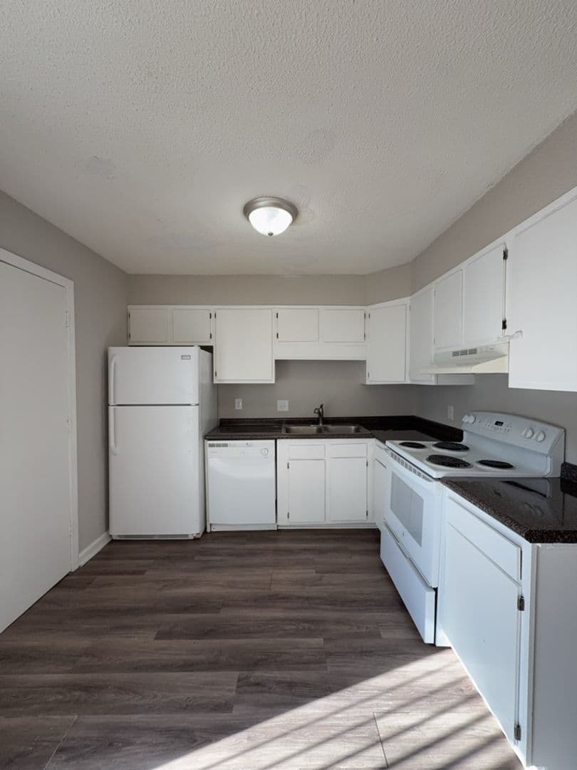 Cayce Townhome: Londonderry Sq