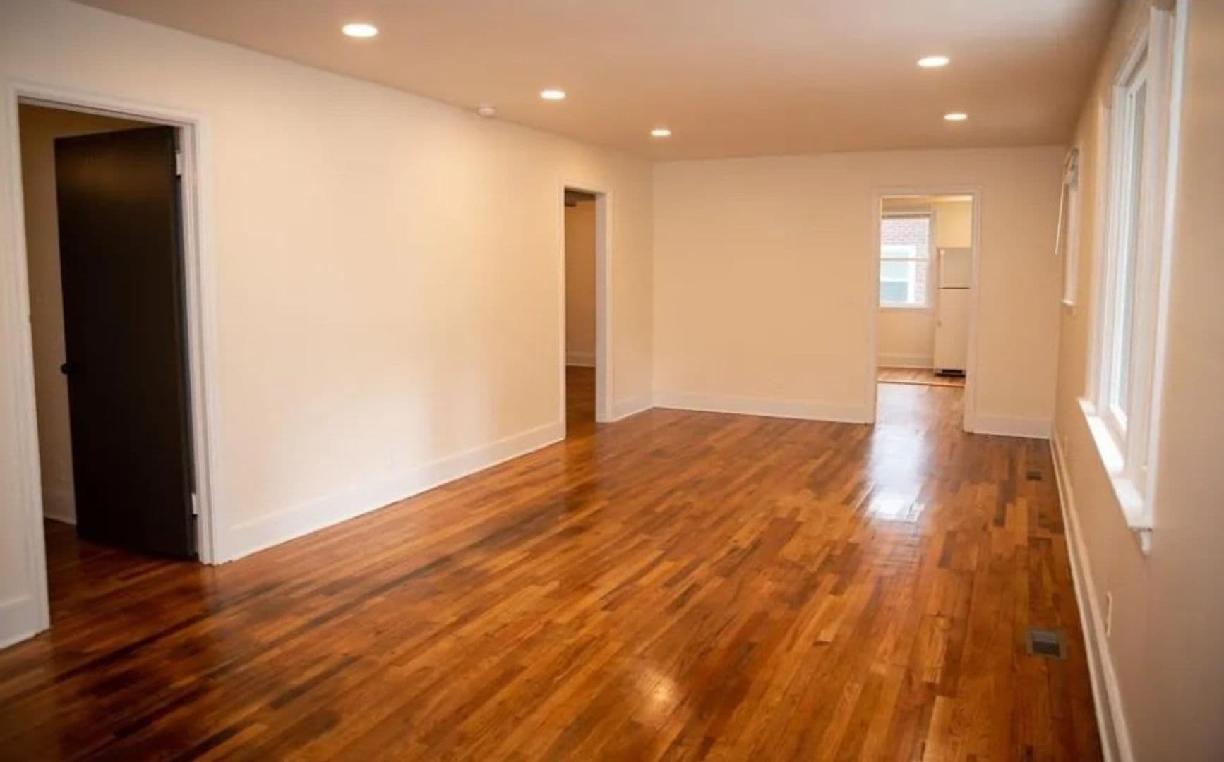 Columbia House: 1420 S Kilbourne Rd