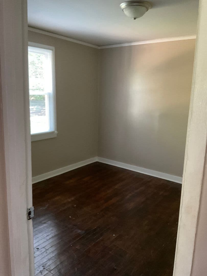Augusta House: 2547 Miles St