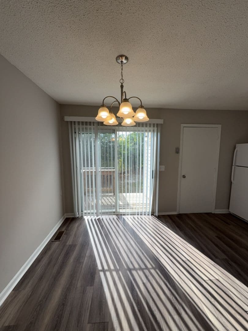 Cayce Townhome: Londonderry Sq