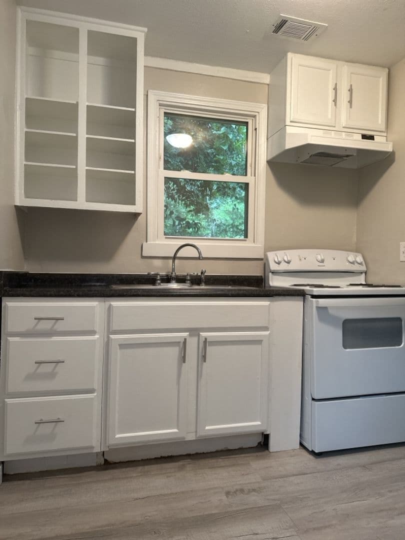 Augusta House: 2563 Lyman Street