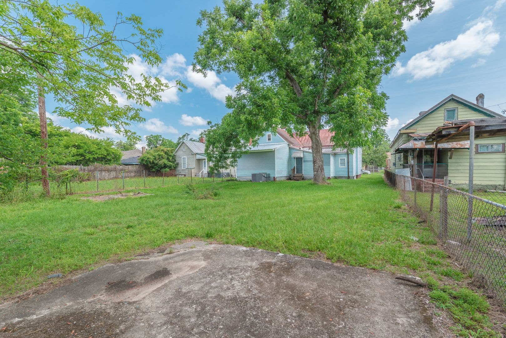 Augusta House: 2024 Clark St