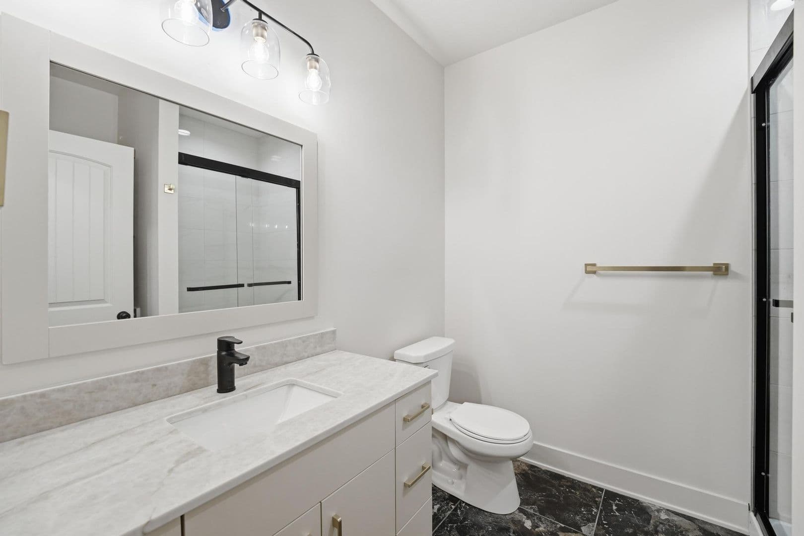 Lee's Summit House: 216 NW Orchard Ln - 216 NW Orchard