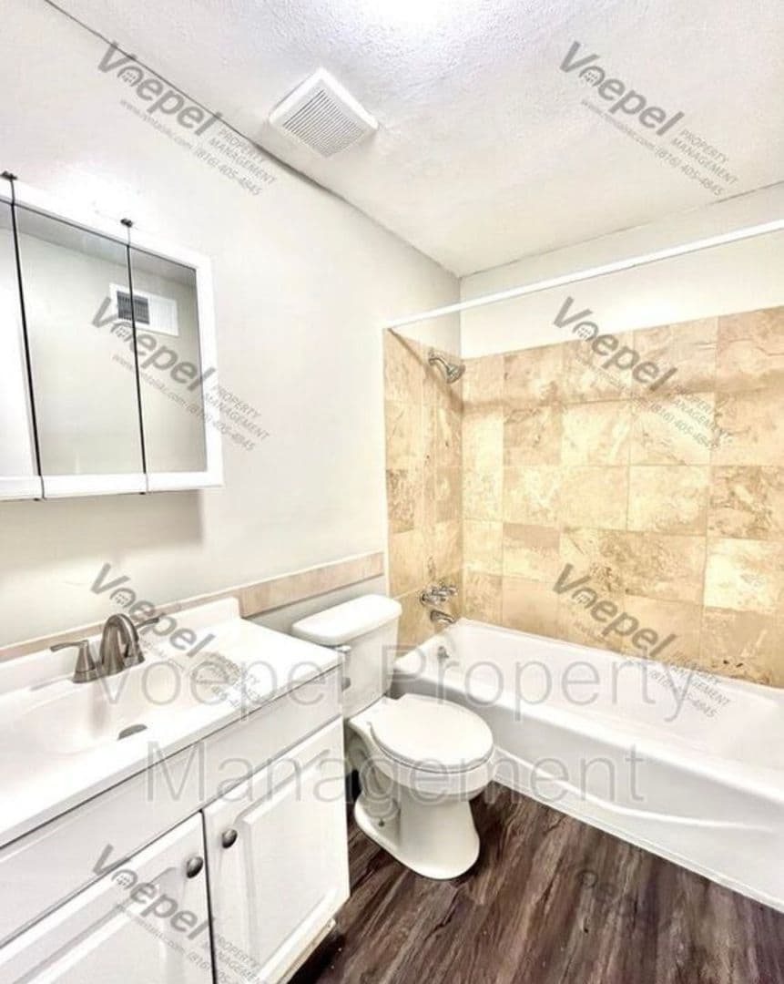Raytown Apartment: 10109 - 10115 E. 67th Street