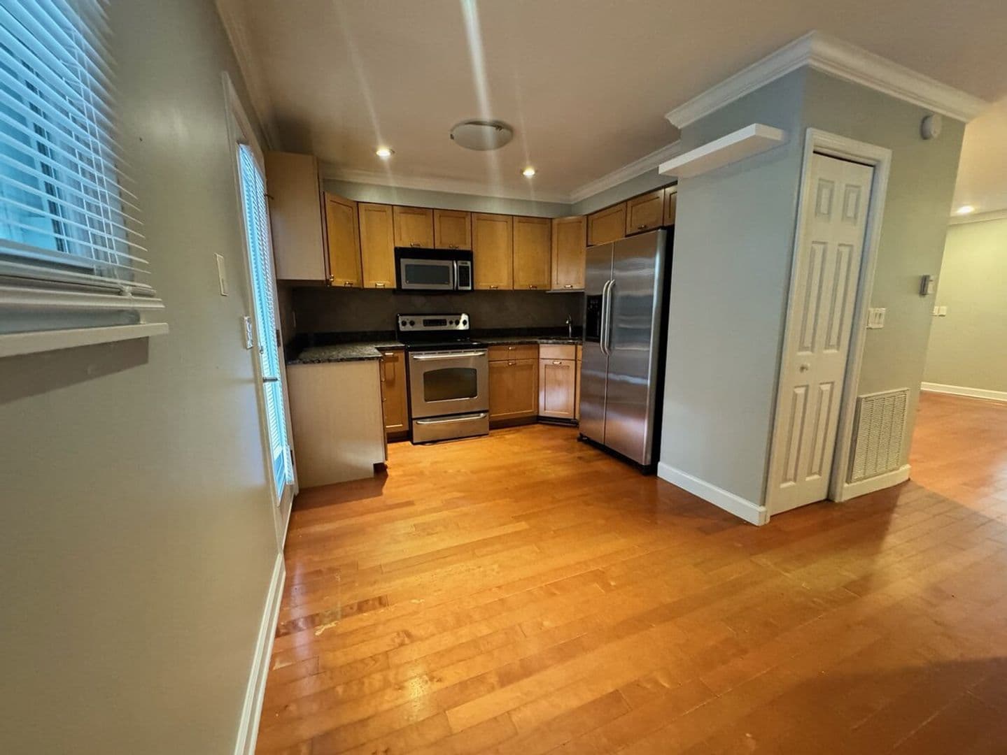 Mount Pleasent House: 730 Harbor Lane