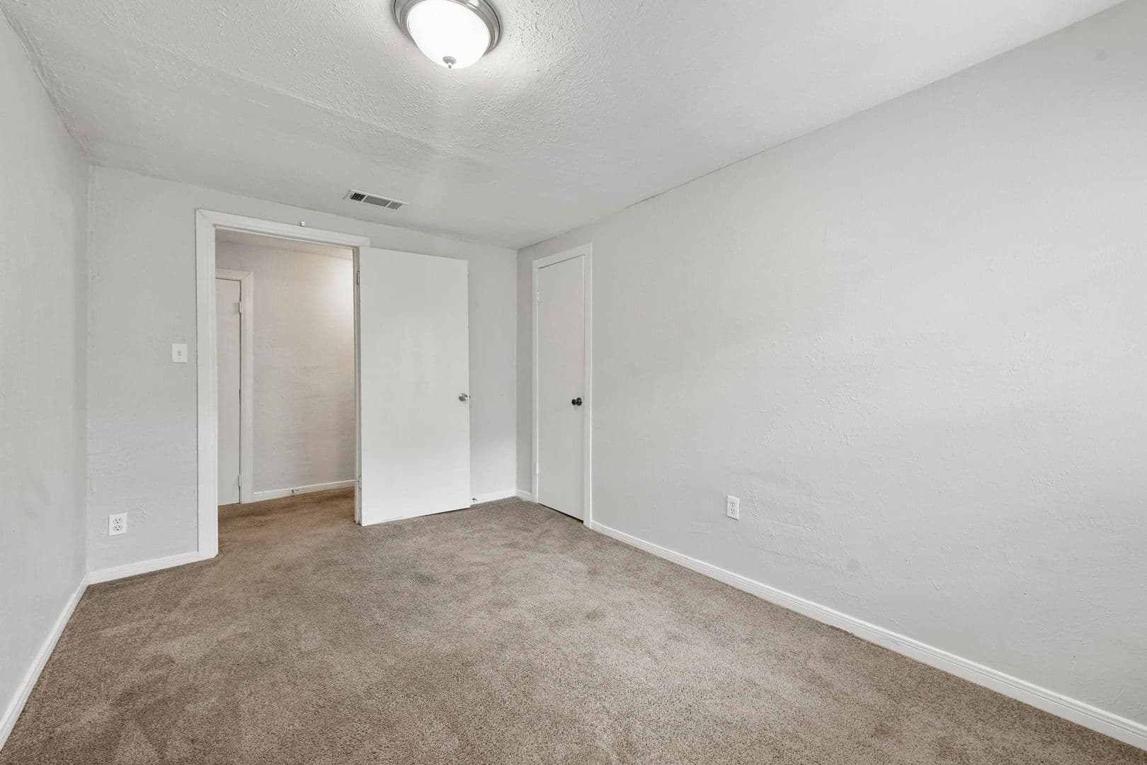 Denton Apartment: 521 Ruth Street