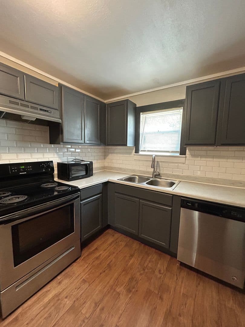 Kansas City House: 5345 Charlotte St.