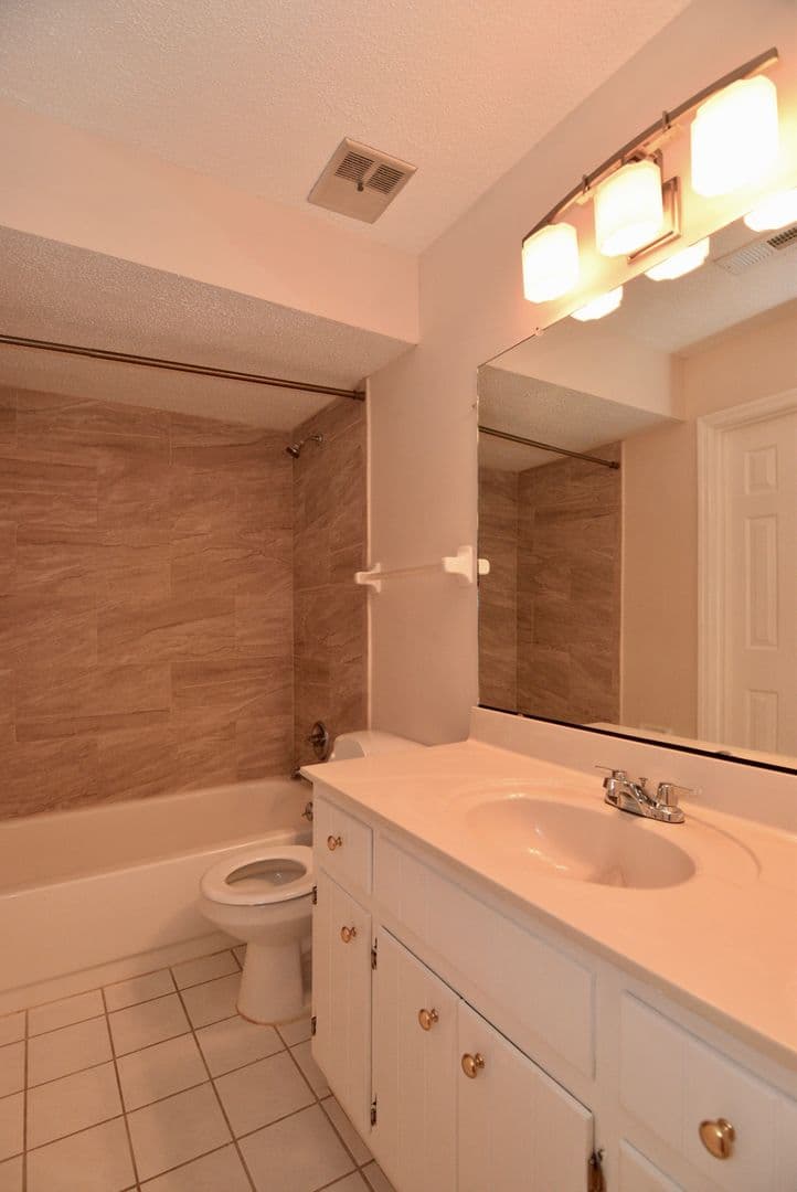 Evans House: 490 Pheasant Run Drive