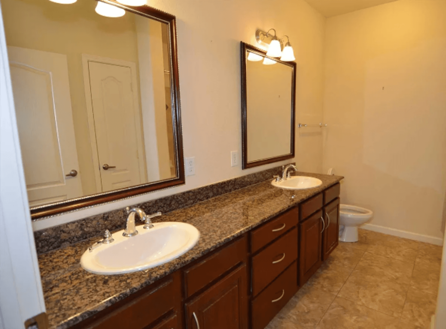 Columbia House: 1085 Shop Rd Unit 320