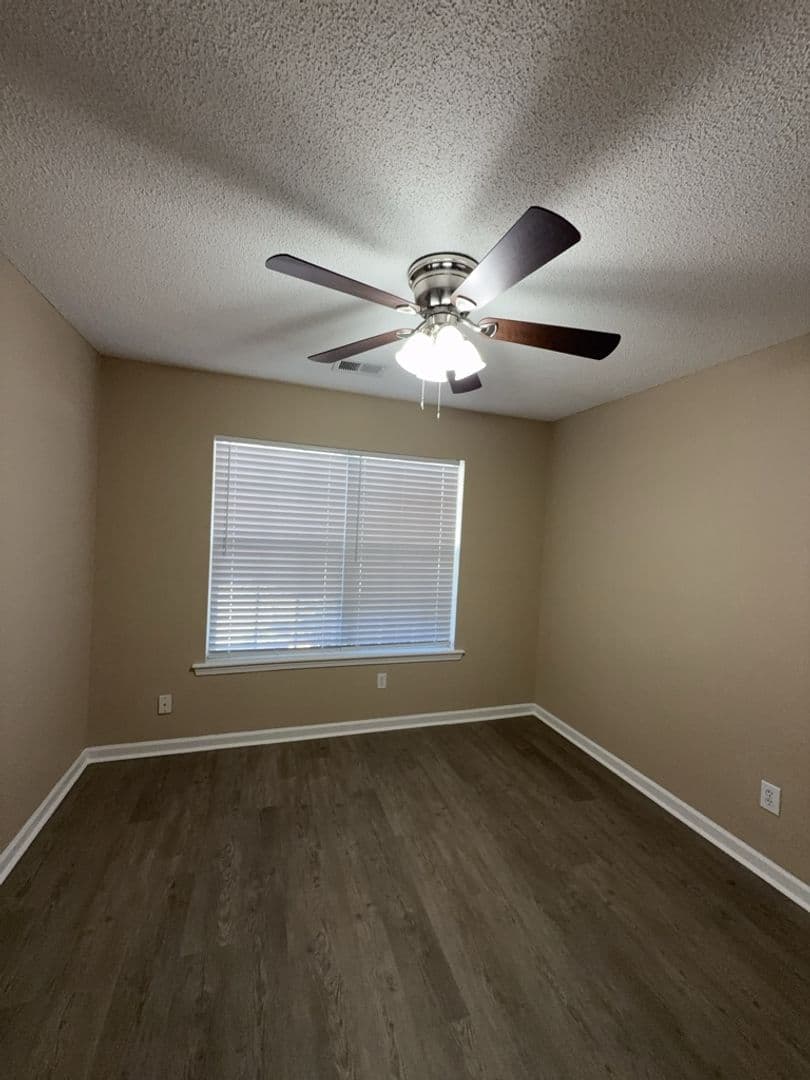 Columbia House: 515 Providence Crossing Dr