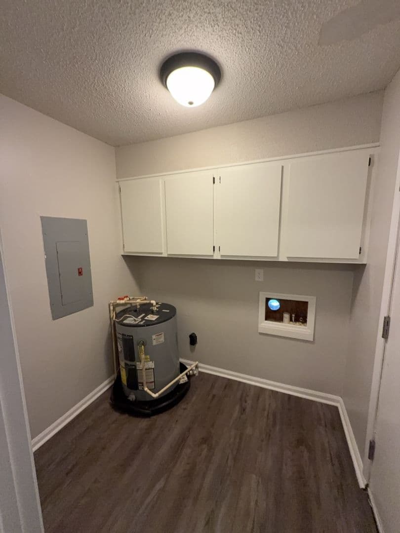 Cayce Townhome: Londonderry Sq
