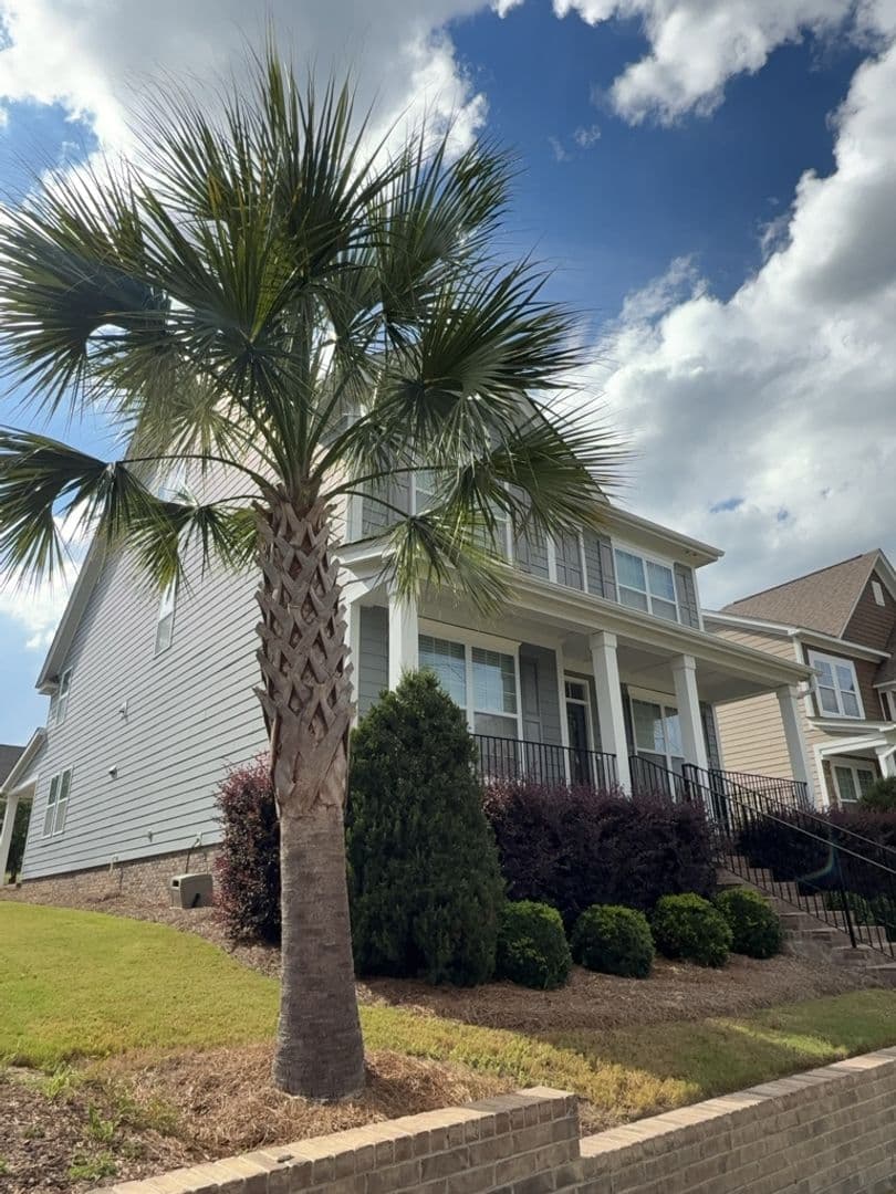 Elgin House: 234 Thacher Loop
