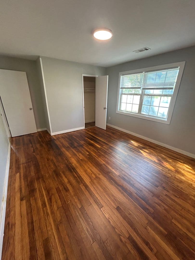 Augusta Apartment: 2547 & 2545 Dover Street