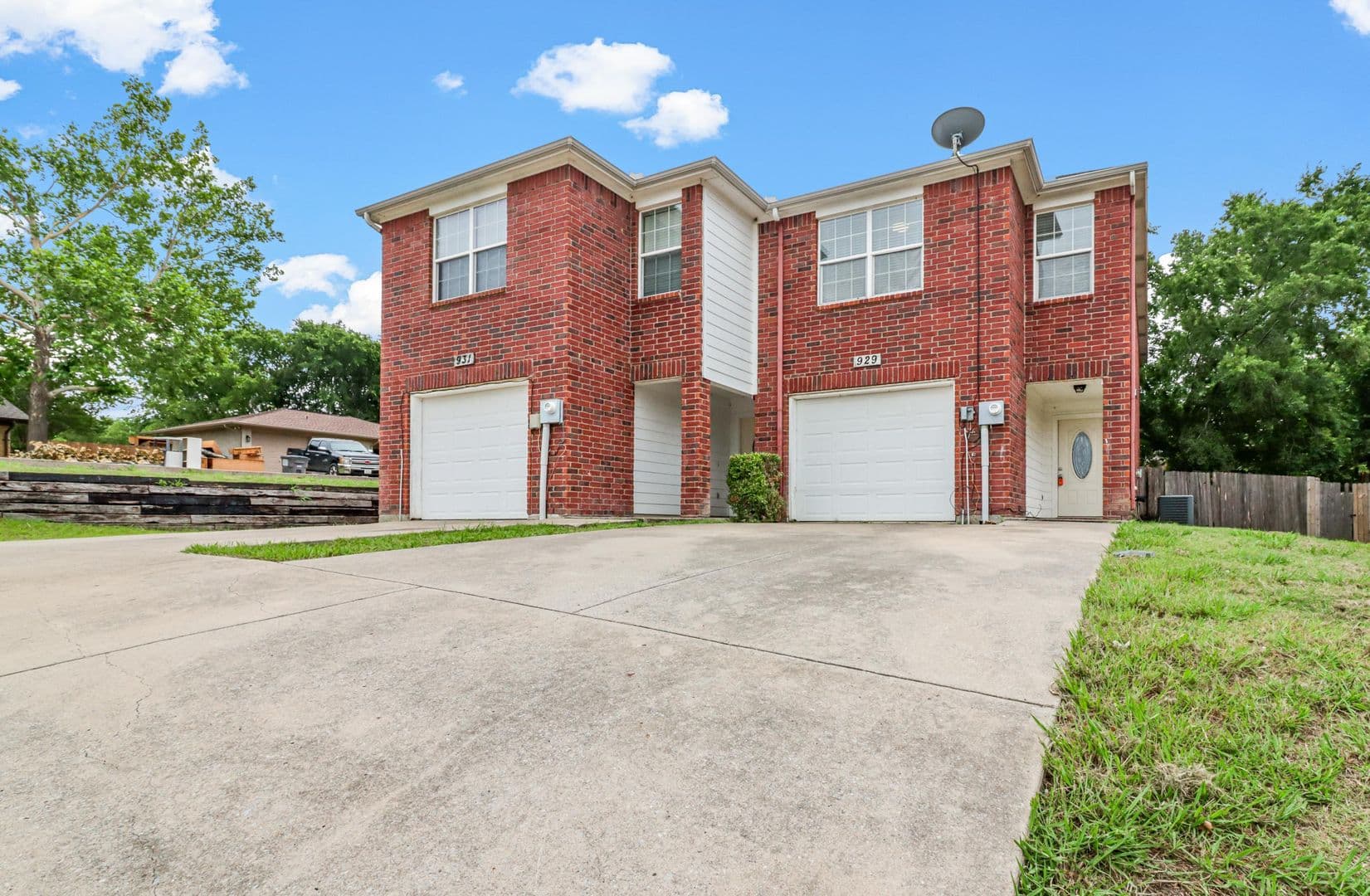 Princeton Apartment: 929-931 Parkplace Ridge