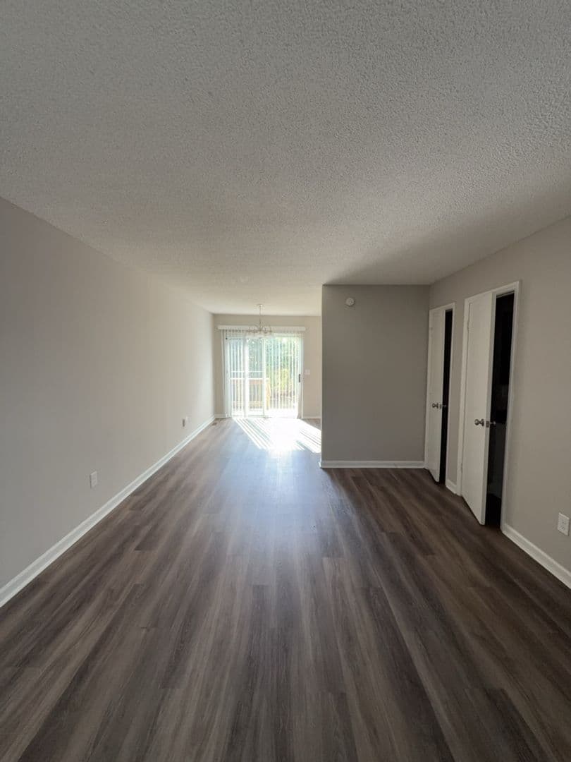 Cayce Townhome: Londonderry Sq