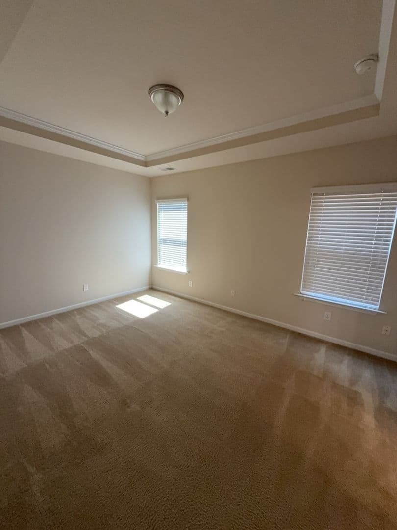 Lexington House: 204 Ashmore Ln