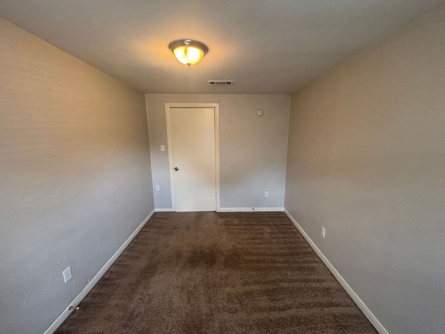 Denton Apartment: 521 Ruth Street