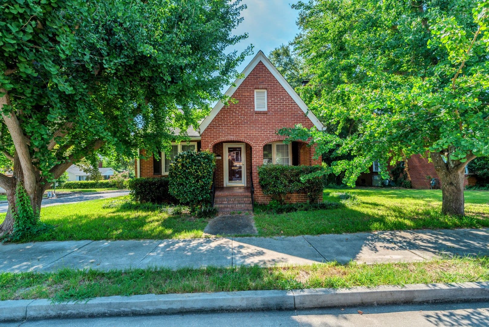 Augusta House: 802 Russell Street