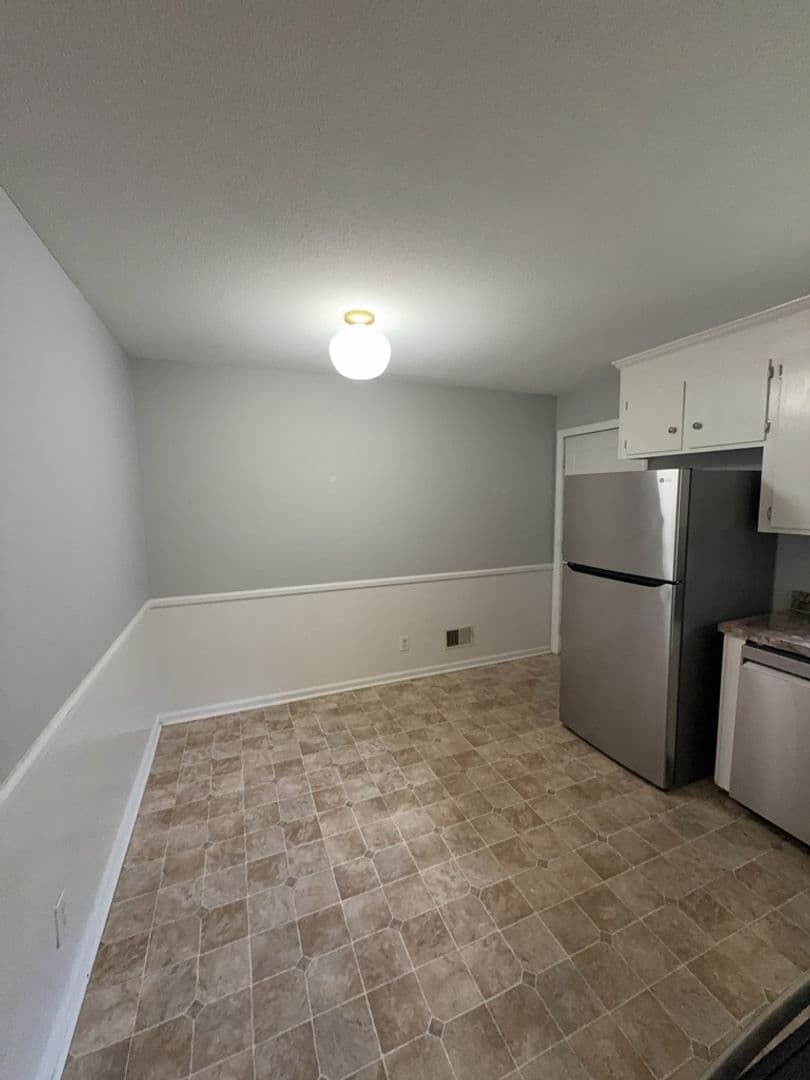 Columbia House: 1032 Lancaster St
