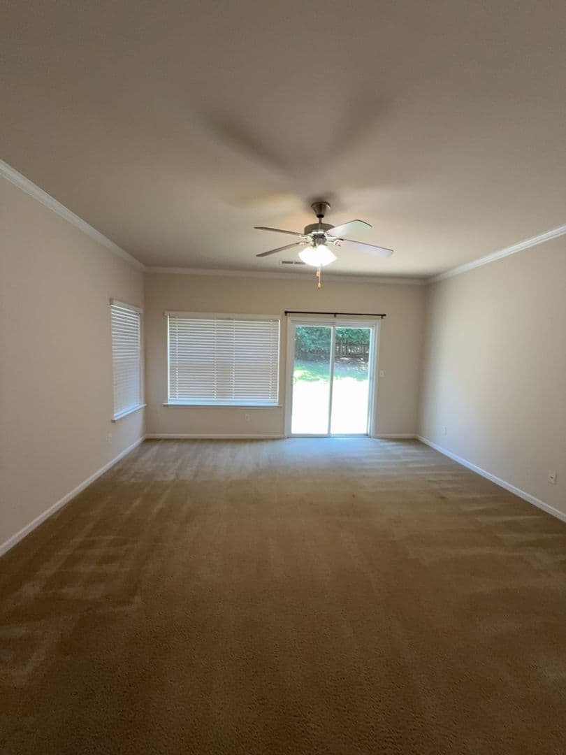 Lexington House: 204 Ashmore Ln