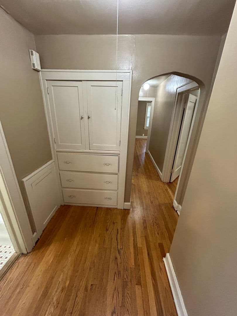 Kansas City Apartment: 5446 Charlotte St.