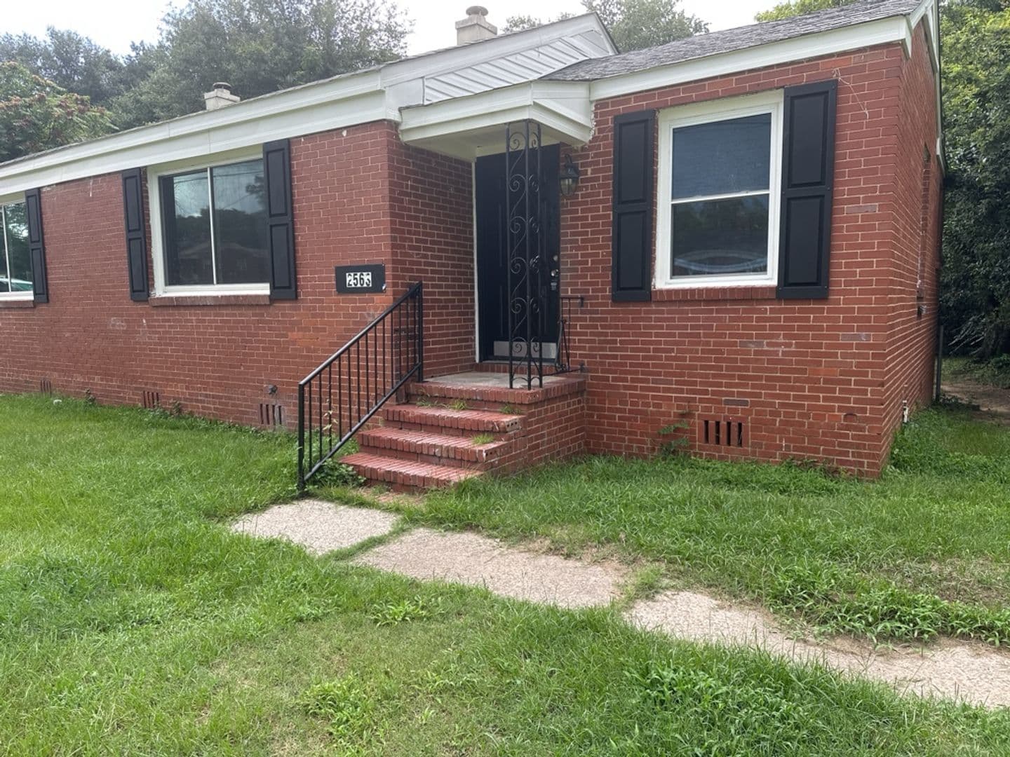 Augusta House: 2563 Lyman Street